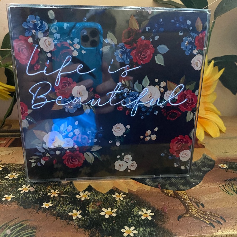 Scensty “Life Is Beautiful” Warmer